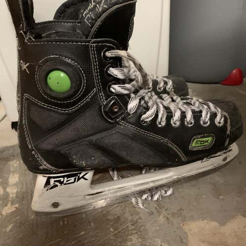Senior Reebok 9k Extra Wide Width Size 9.5 Hockey Skates