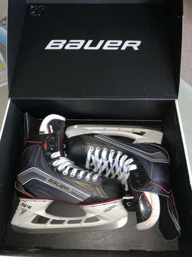 Senior Used Bauer Vapor X600 Hockey Skates Regular Width Size 8