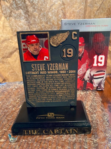 STEVE YZERMAN 1,000 Point NHL Hockey Card