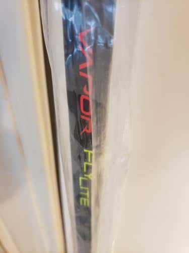 New Senior Bauer Right Handed Vapor FlyLite P92 87 flex