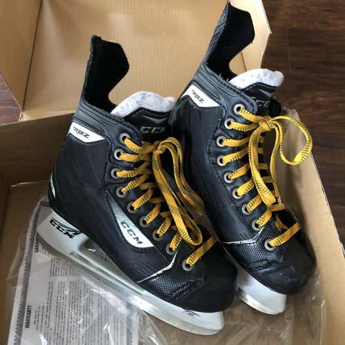 Junior CCM RBZ Rapide Regular Width Size 3 Hockey Skates