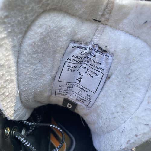 Junior CCM JetSpeed FT1 Regular Width  Size 4 Hockey Skates