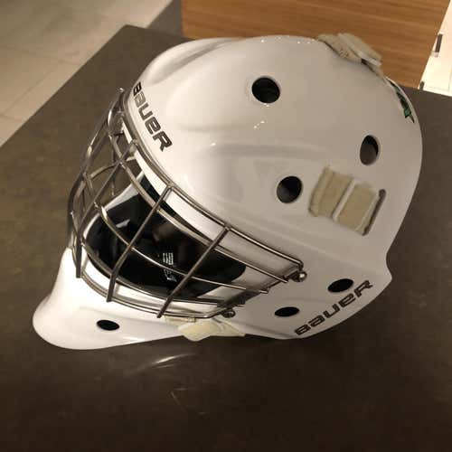 White Senior Bauer NME VTX Goalie Mask