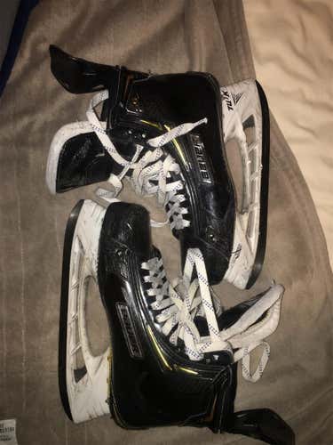 Senior Bauer 2sPro Regular Width Pro Stock Size 8.5 Hockey Skates