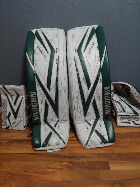 Green Used Senior 36" Vaughn Regular Vision 9500 Goalie Full Set