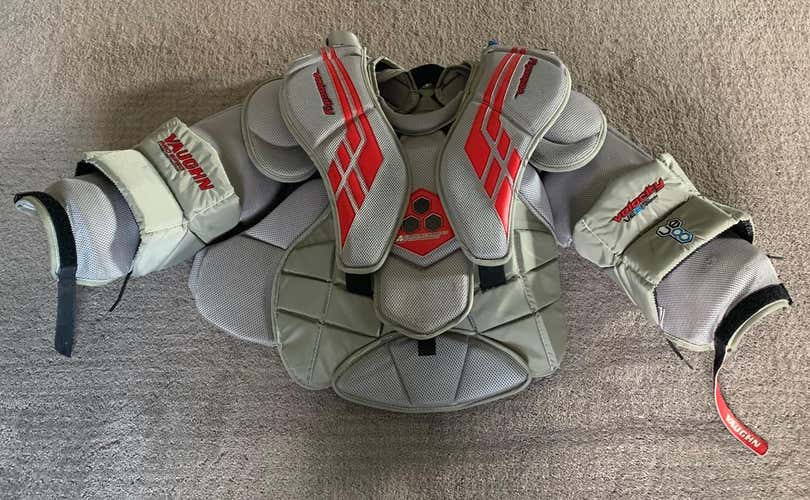 Senior Medium Vaughn Velocity VE8 Pro Carbon Goalie Chest Protector