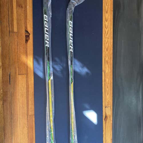 Senior Right Handed Supreme Ultra Sonic Mid Pattern  Hockey Stick