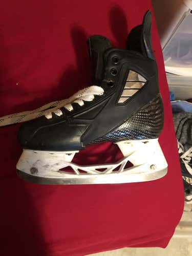 Used Junior True Hockey Skates Regular Width Size 3.5