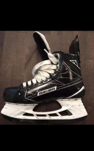 Senior Bauer Supreme 1S Regular Width Pro Stock Size 7 Hockey Skates