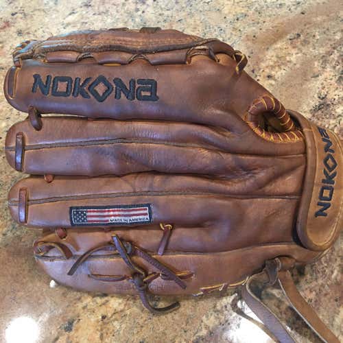 Used Right Hand Throw BTF-1250 12.5" Baseball Glove