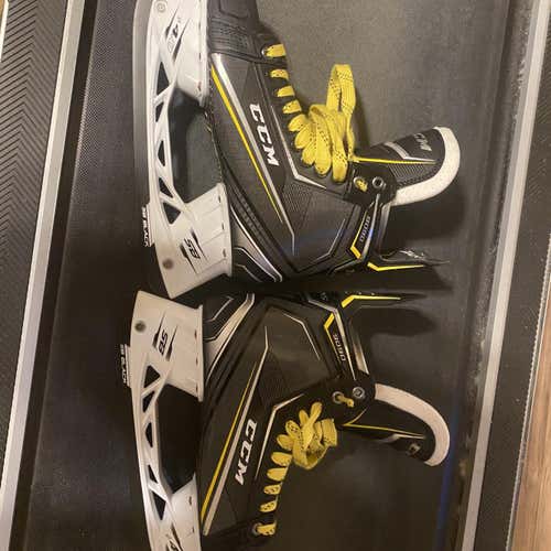 Senior CCM Tacks 9090 Regular Width  Size 10 Hockey Skates