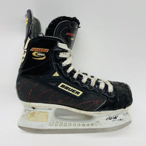 Junior Bauer Supreme 3000 Regular Width Size 4 Hockey Skates