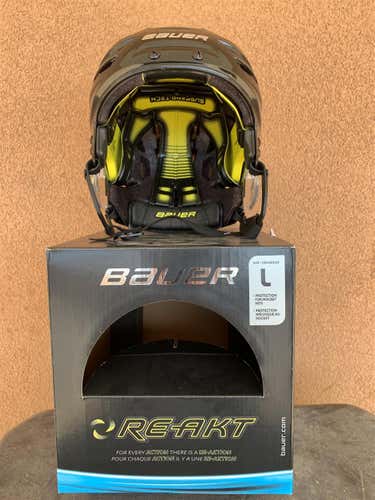 Black New Large Bauer Re-Akt  Helmet