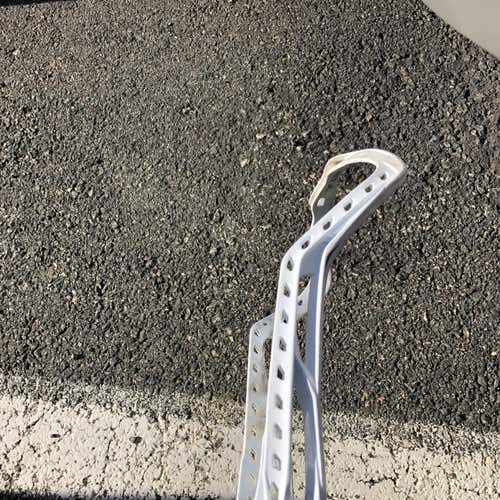 White Used Attack & Midfield Unstrung Crux 600 Head
