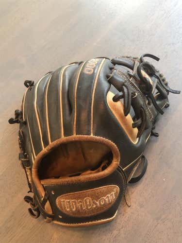 Black High School/College Infield A2000 1786 11.5" Baseball Glove