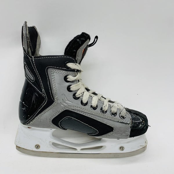 Used Easton SE6 Intermediate 6.5 Ice Hockey Skates Ice Hockey Skates