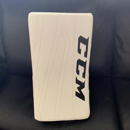 Brand New CCM Regular Extreme Flex II 760 Senior