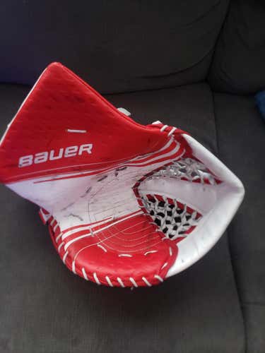 Red Used Senior Bauer Regular Vapor 2X