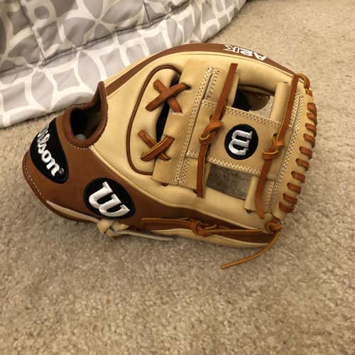 Brand New Wilson A2K 1786 and A2000 JA27 Baseball Glove