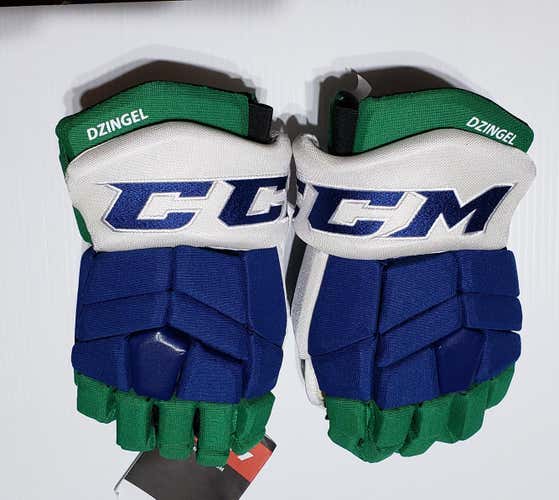 NEW!! RARE! Whalers/Hurricanes CCM Tacks Gloves 14"
