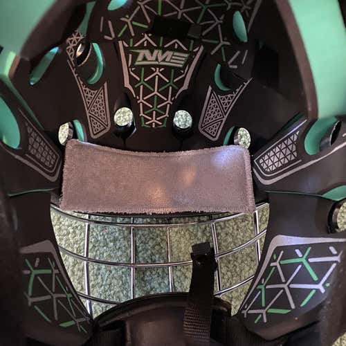 Black Senior Bauer NME 4 Goalie Mask