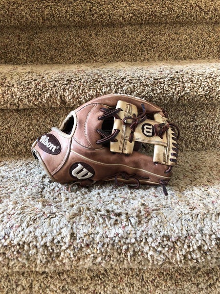 High School/College Right Hand Throw A2000 11.75" Baseball Glove