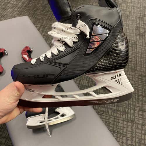 Senior True  Pro Stock Size 9 Hockey Skates