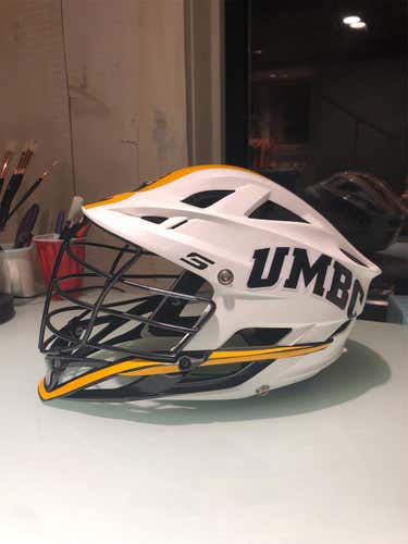 White Adult Player's Cascade S Helmet