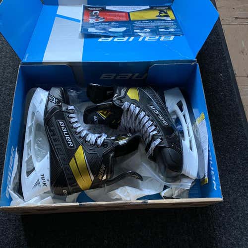 New Senior Bauer Ultrasonic Regular Width Size 9.5 Fit 2 Hockey Skates Wow