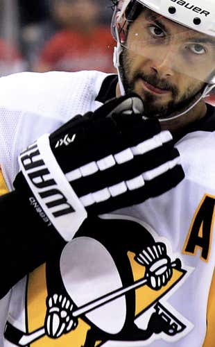 Kris Letang Warrior AX1 14" Pro Stock Gloves
