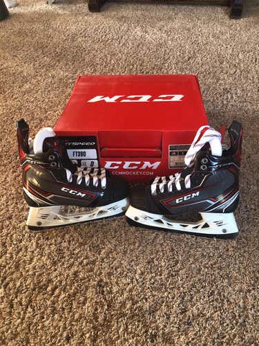 Junior CCM JetSpeed FT390 Regular Width Size 3 Hockey Skates