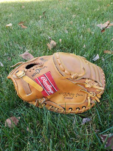 Used Rawlings Right Hand Throw RCM30 Catchers Mitt