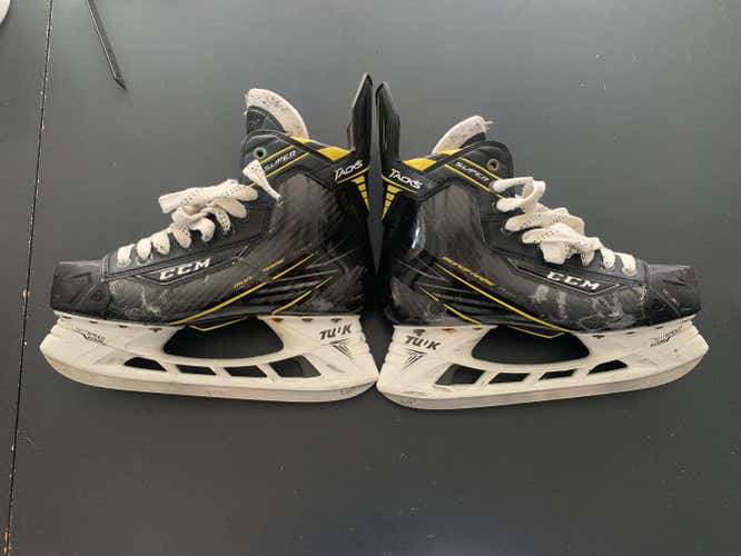 CCM Super Tacks Hockey Skates Size 9D