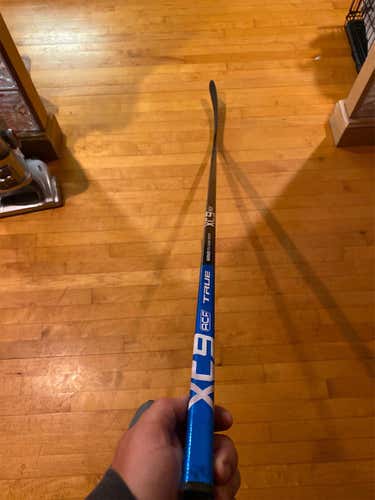 Senior Right Handed XC9 ACF Toe Pattern  Hockey Stick