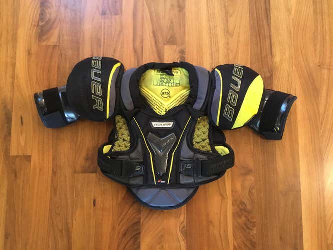 Used Junior Small Bauer Supreme 1S Shoulder Pads