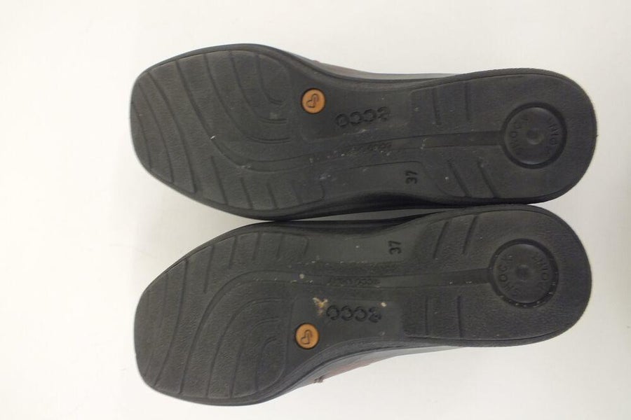 moordenaar bon nieuws Ecco Brown Leather Slip-On Oxford Style Shoes EU 37 US Women's 6.5 Fast  Shipping | SidelineSwap
