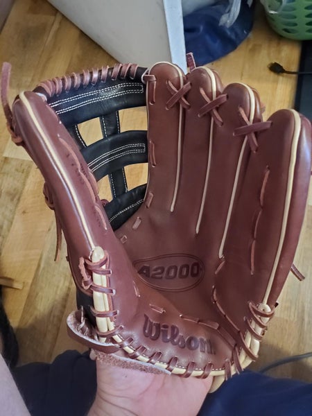 Brown New Adult Wilson Right Hand Throw Outfield A2000 1799 Baseball Glove 12.75"
