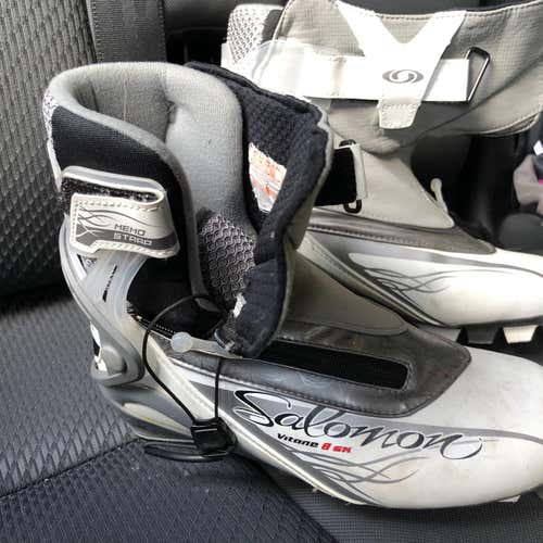 Size 7.5 Used Salomon Cross Country Ski Boots
