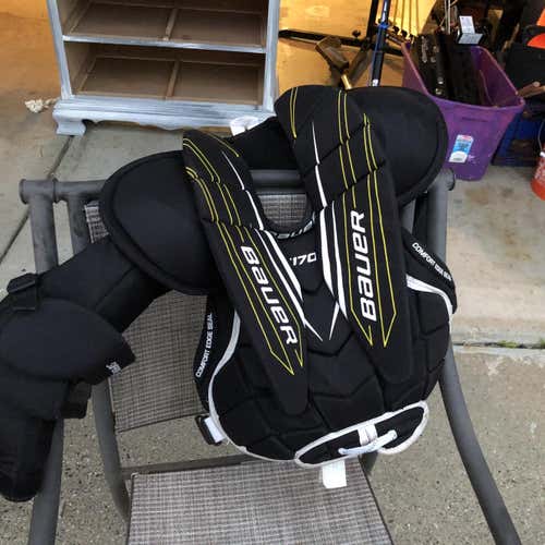 Junior XL Bauer Goalie Chest Protector