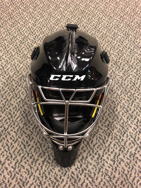 Black Senior CCM Axis 1.9  Goalie Mask Size Large