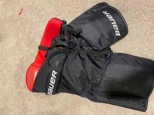 Used Senior Medium Bauer vapor x800 lite Hockey Pants