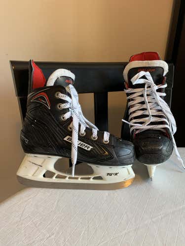 Used Youth Bauer Vapor Hockey Skates Size 13