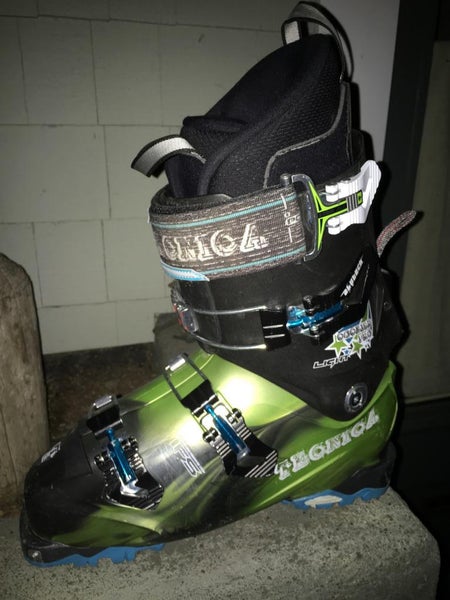 Used Men's Tecnica Cochise Pro Light Alpine Touring Ski Boots Stiff Flex (130)