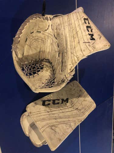 White Intermediate Regular Premier R1.9 Glove & Blocker Set