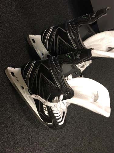 Senior CCM RibCor 70K Extra Wide Width Pro Stock Size 9 Hockey Skates