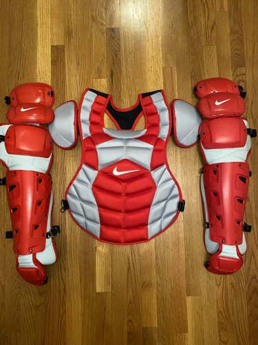 New Nike Pro Vapor Catcher's Set (17in)