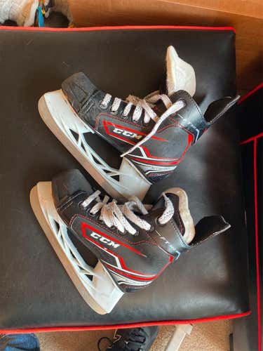 Youth CCM JetSpeed FT340 Regular Width  Size 13 Hockey Skates