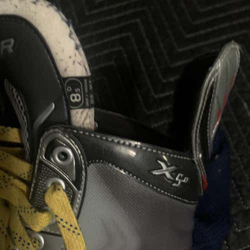 Senior Bauer X5.0 Regular Width  Size 8.5 Hockey Skates