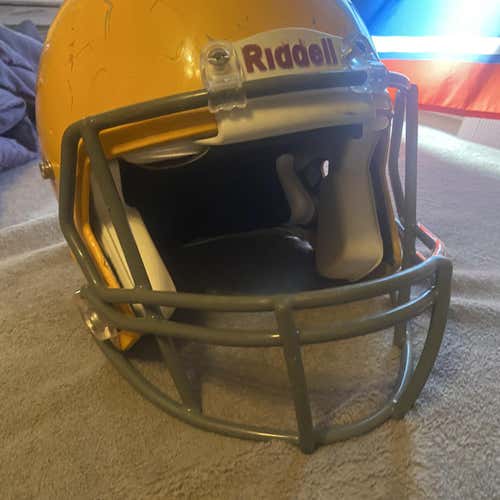 Used Adult Medium Riddell Speed Helmet