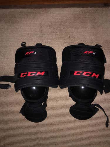 New CCM KP 1.9 Knee Guards